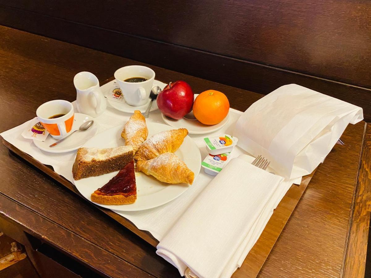Country Hotel Castelbarco Vaprio d'Adda Екстер'єр фото