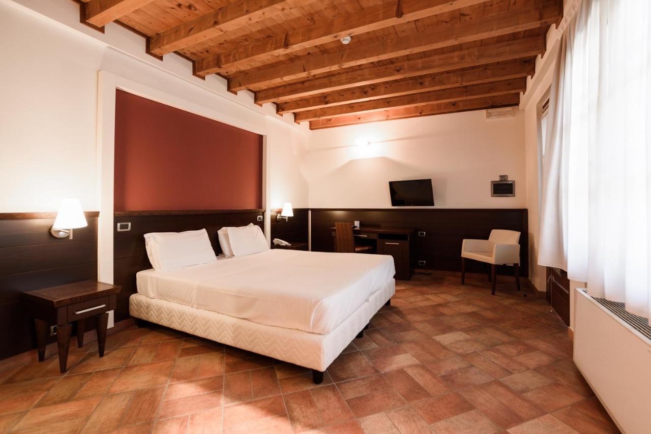 Country Hotel Castelbarco Vaprio d'Adda Екстер'єр фото